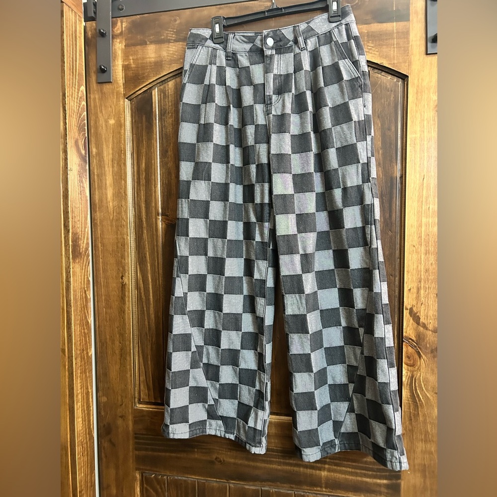 Black & Gray Checkered Barrel Jeans